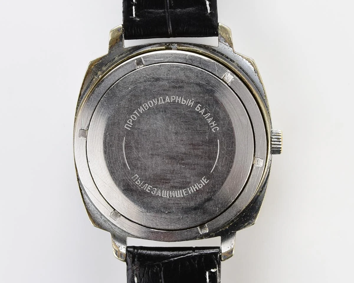 Rare: Vostok 2428 mechanical large vintage wrist watch with double calendar!