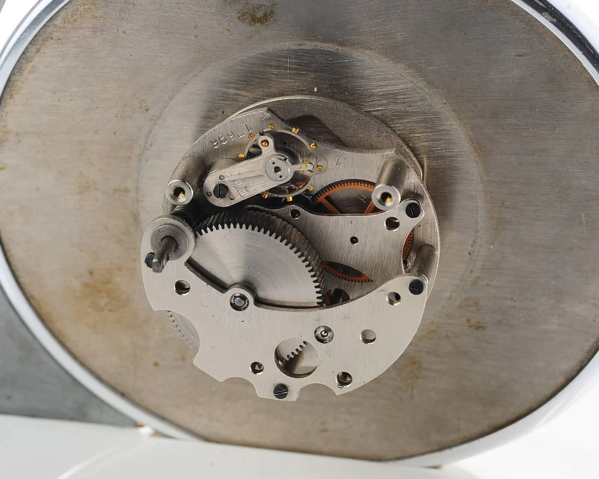 Molnija Vostok-1 space flight commemoration table clock!