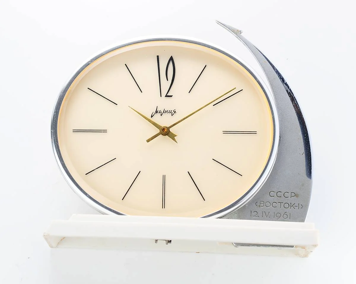 Molnija Vostok-1 space flight commemoration table clock!