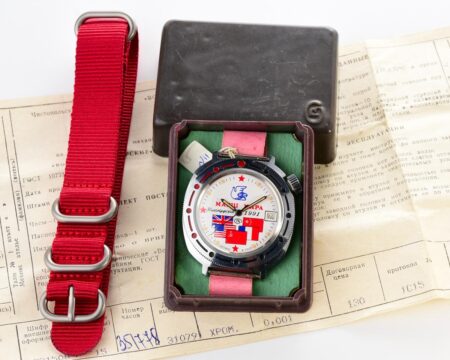 TIME CAPSULE: Vostok Komandirskie mechanical watch "Peace March" – new old stock(NOS)!
