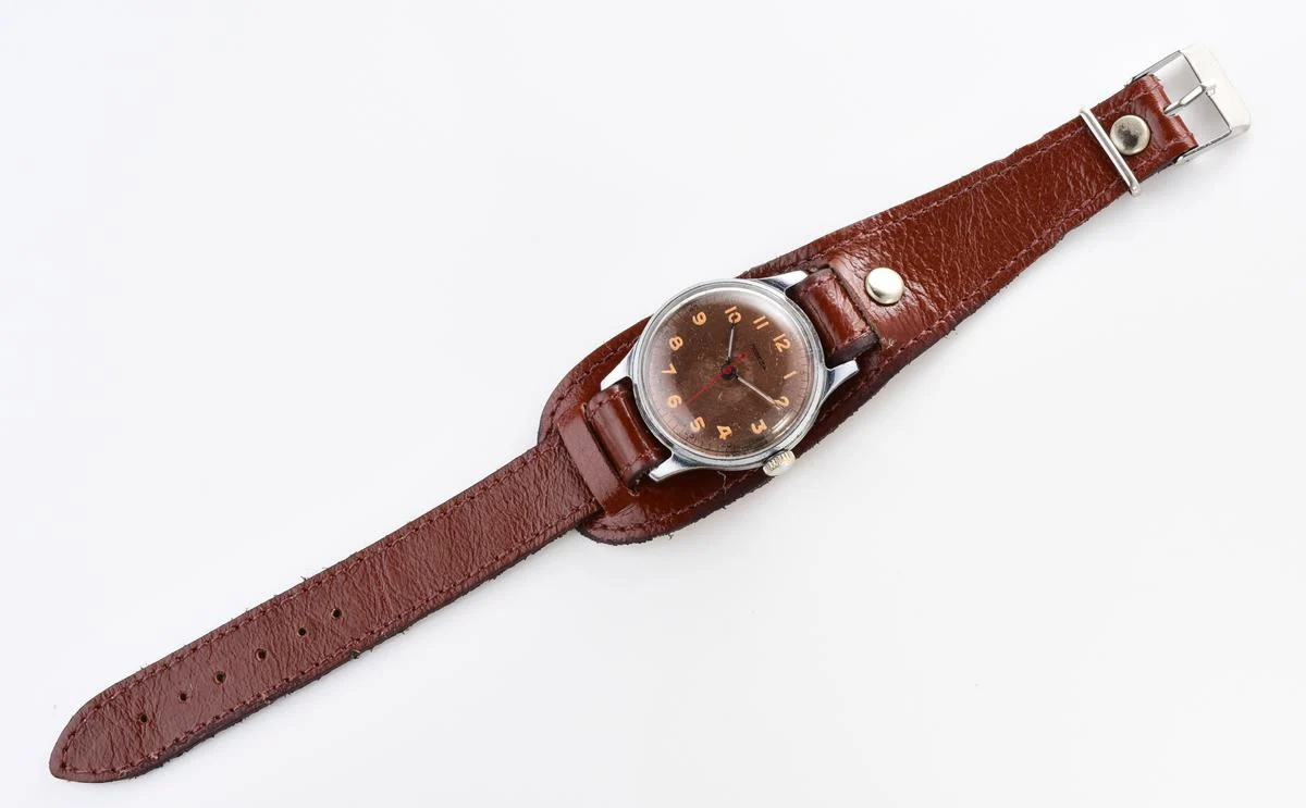 Rare! Vintage Pobeda watch with central seconds hand, bronze dial & uncommon hermetic case, from 3rd quarter of 1954