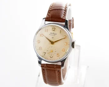 Excellent condition vintage Soviet mechanical Pobeda wrist watch