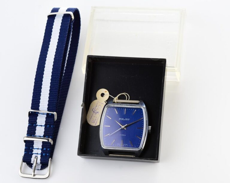 Excellent Soviet vintage POLJOT mechanical watch with box!