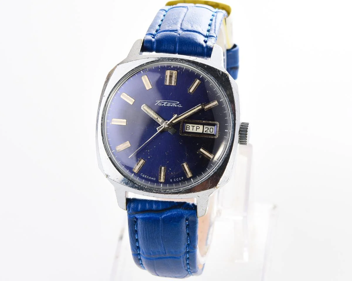 Soviet mechanical Raketa with automatic self winding movement