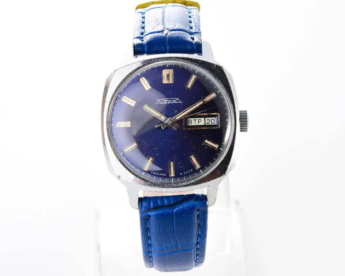 Soviet mechanical Raketa with automatic self winding movement
