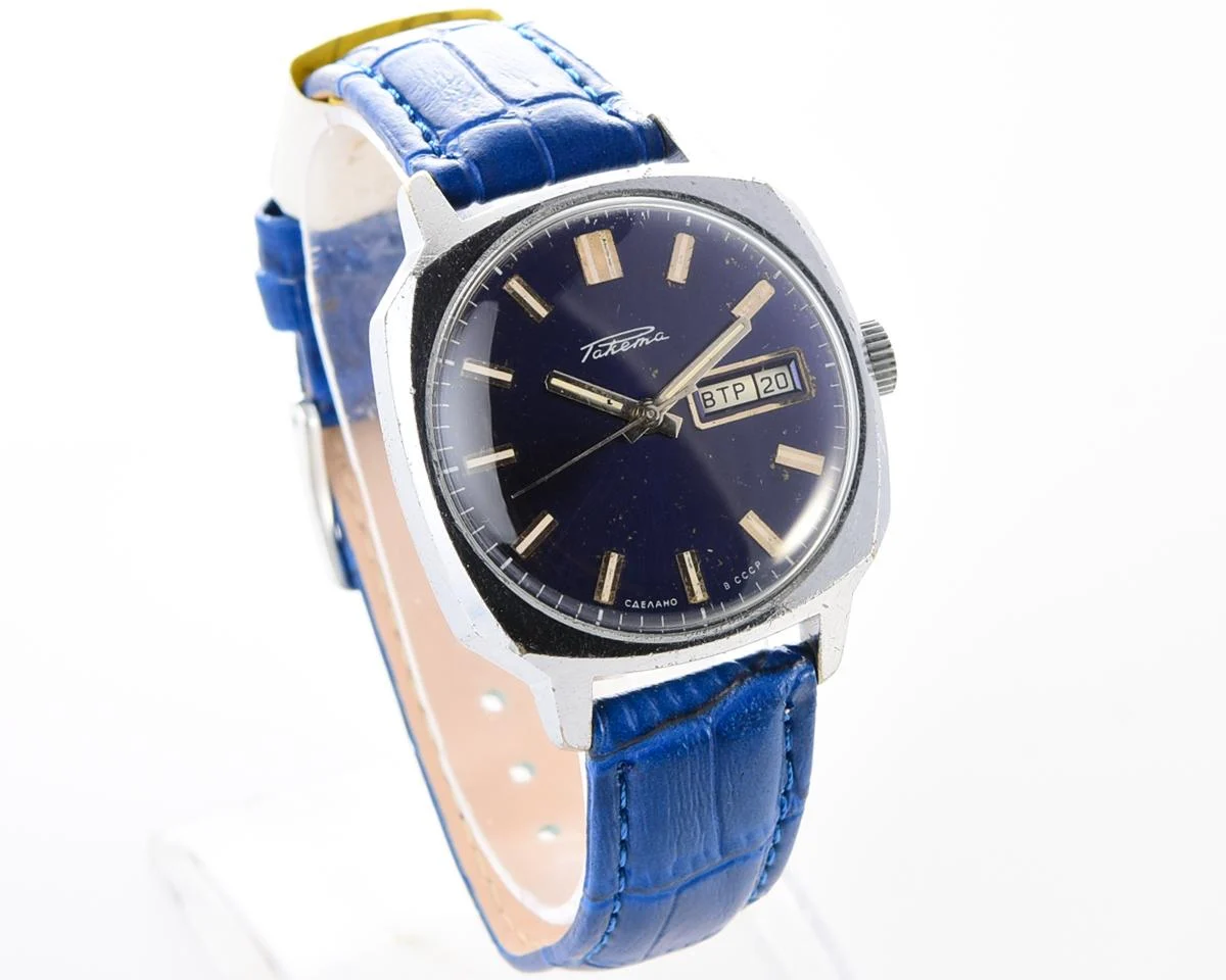 Soviet mechanical Raketa with automatic self winding movement