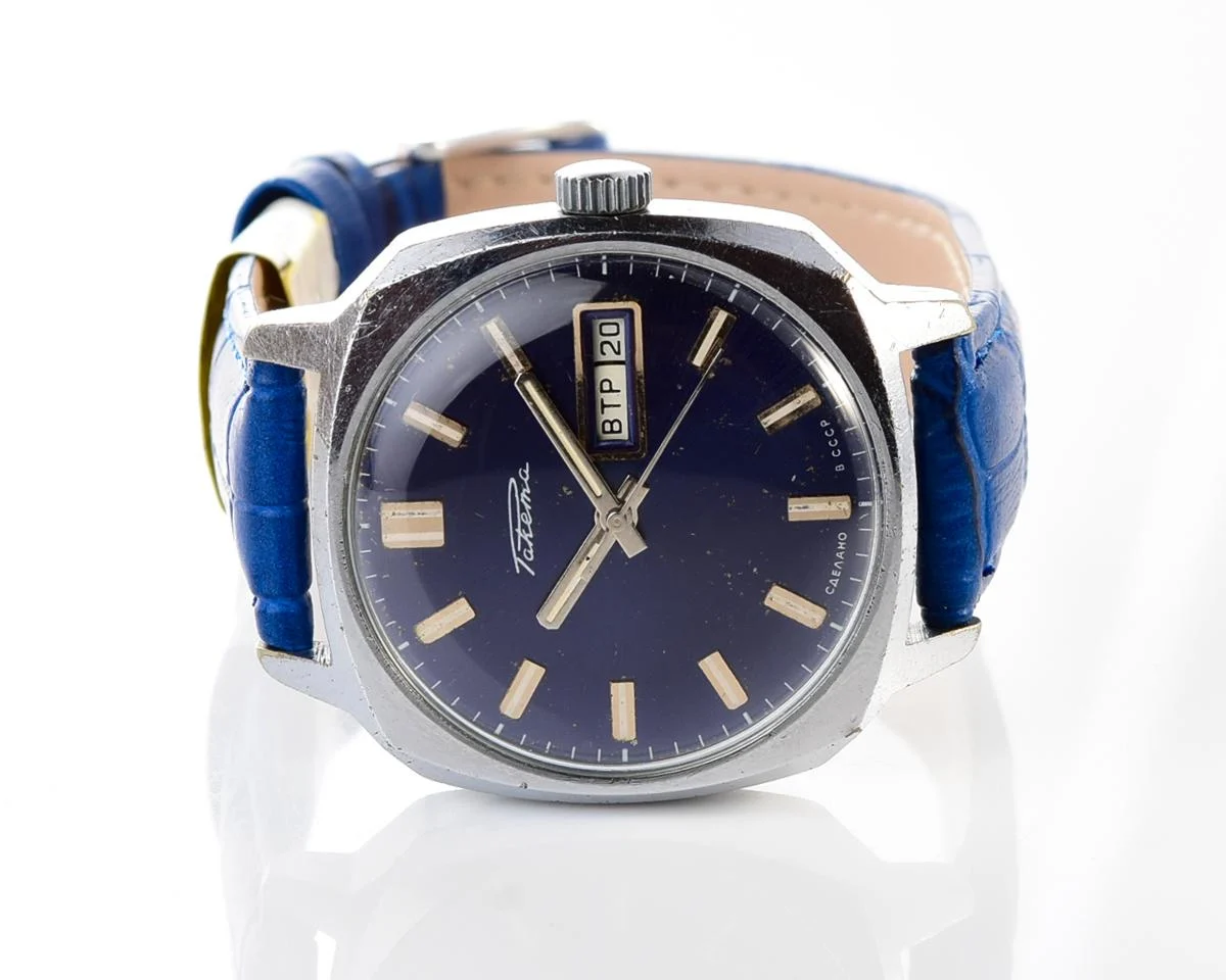 Soviet mechanical Raketa with automatic self winding movement