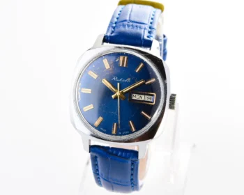 Soviet mechanical Raketa with automatic self winding movement
