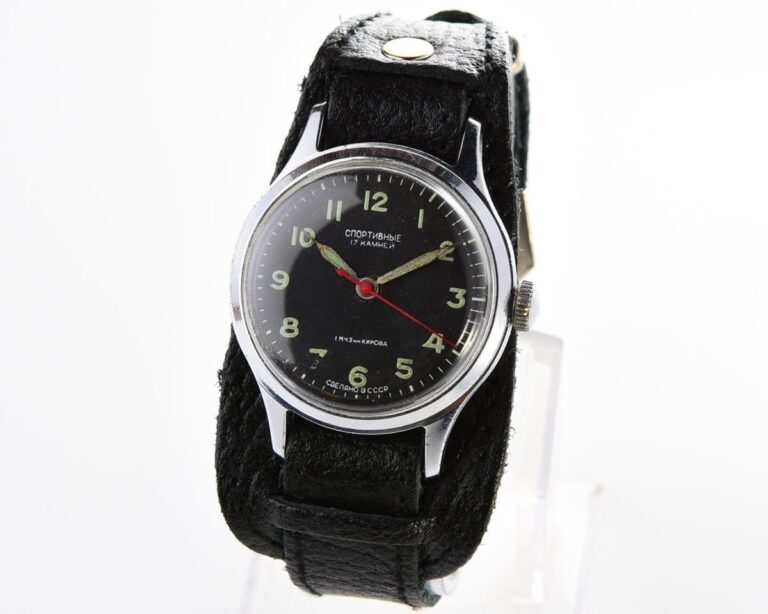 Excellent condition vintage soviet SPORTIVNIE mechanical watch