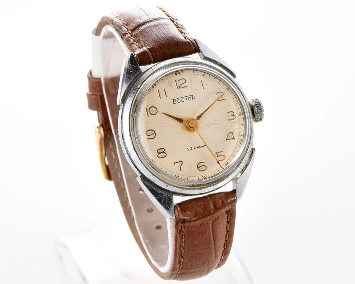 Wostok (Vostok) mechanical wrist watch with precision movement and engraved back!