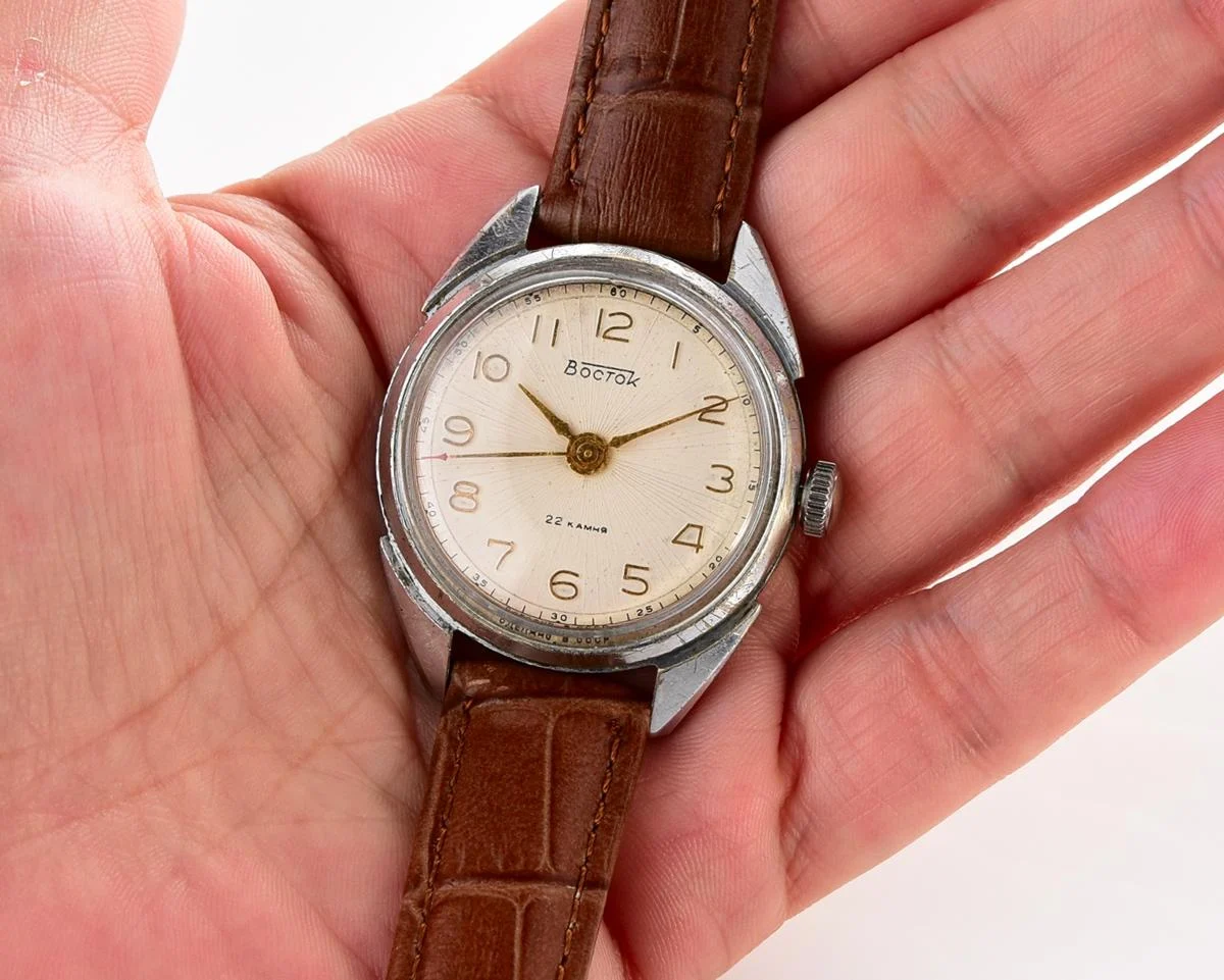 Wostok (Vostok) mechanical wrist watch with precision movement and engraved back!