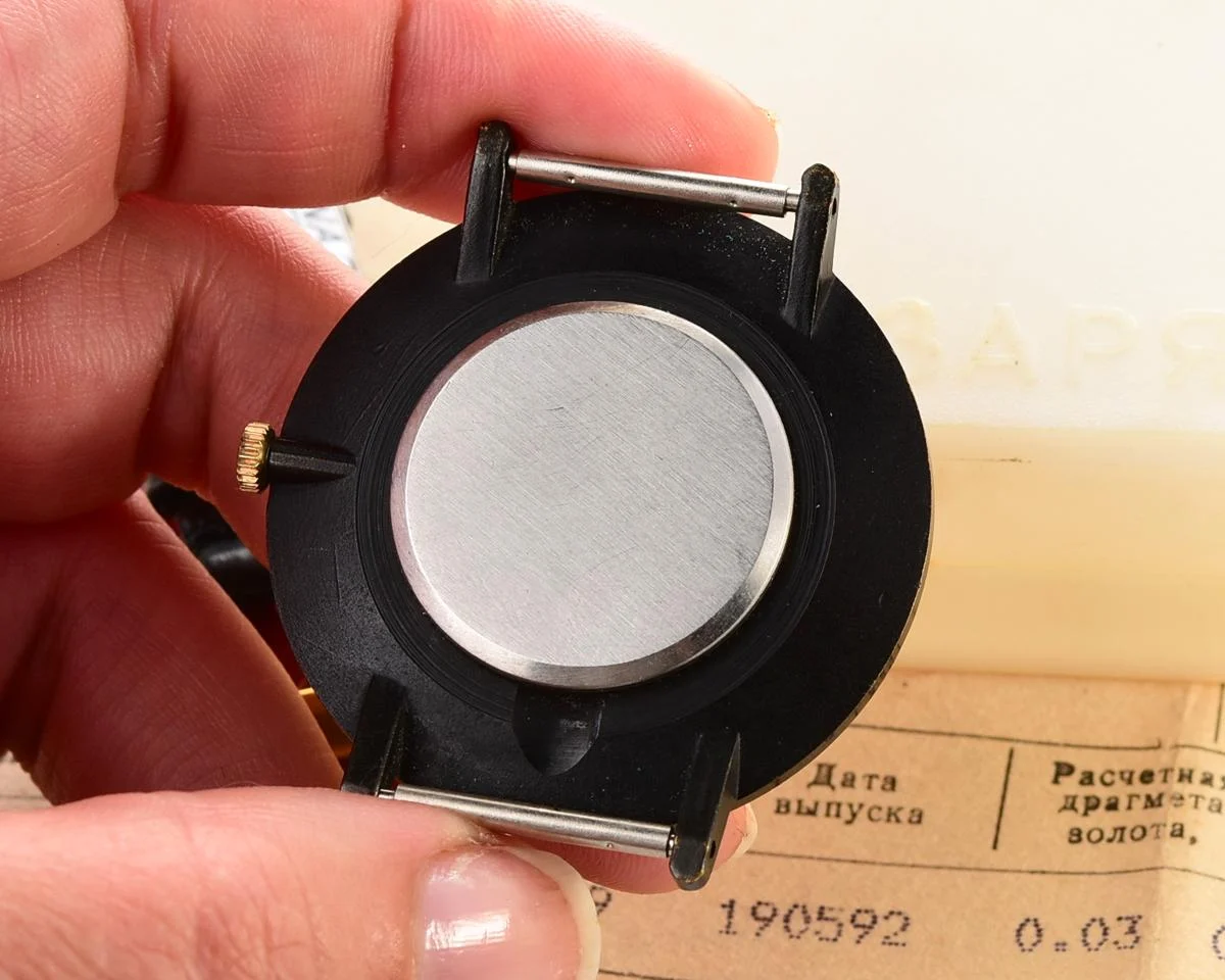 TIME CAPSULE: Zaria Soviet mechanical watch – New Old Stock (NOS)!
