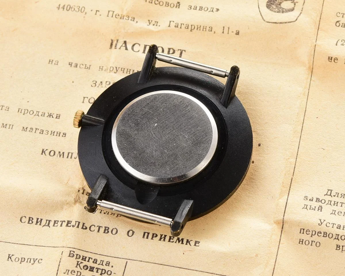 TIME CAPSULE: Zaria Soviet mechanical watch – New Old Stock (NOS)!