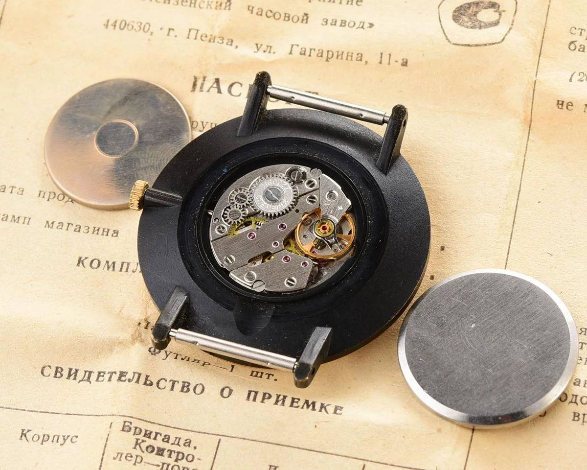 TIME CAPSULE: Zaria Soviet mechanical watch – New Old Stock (NOS)!