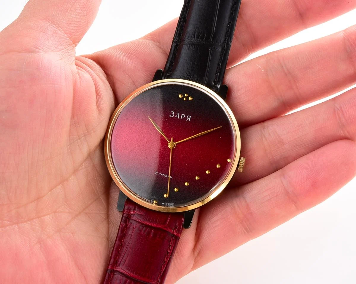 TIME CAPSULE: Zaria Soviet mechanical watch – New Old Stock (NOS)!