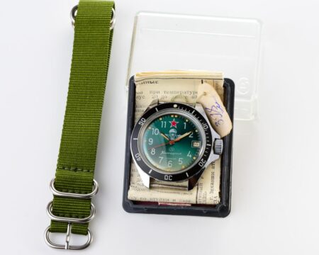 TIME CAPSULE: Vostok Komandirskie Paratroopers mechanical watch for landing troops – new old stock(NOS)!