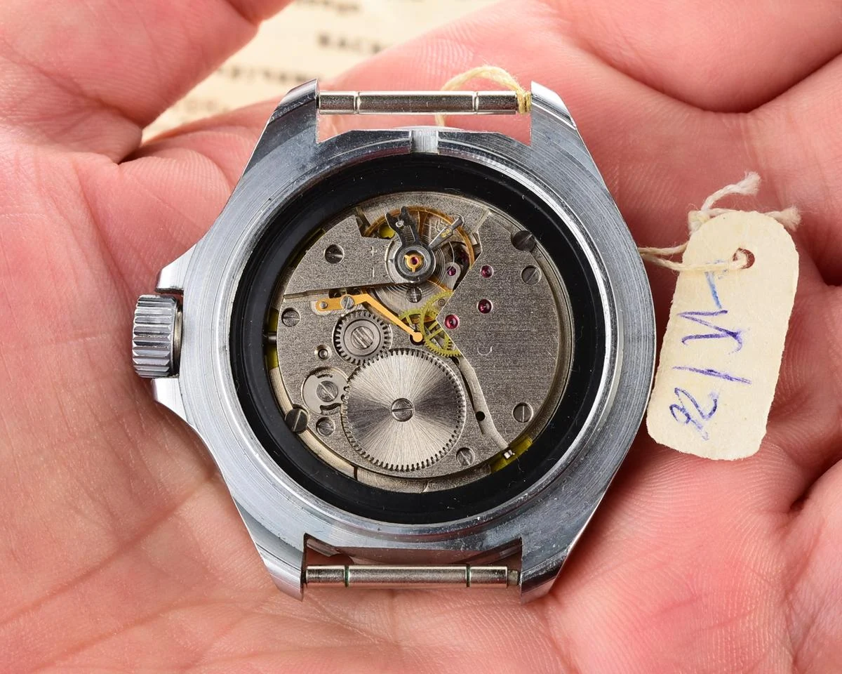TIME CAPSULE: Vostok Komandirskie Tank mechanical watch – New Old Stock (NOS) with engraved back!