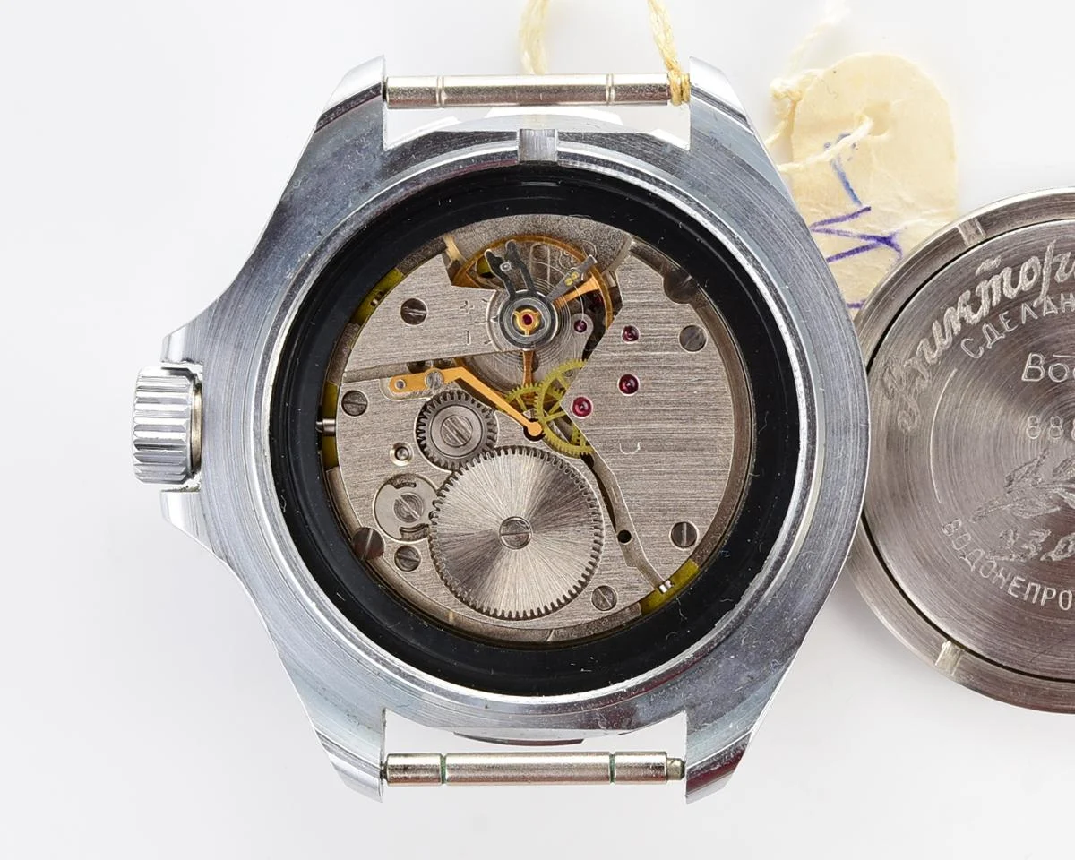TIME CAPSULE: Vostok Komandirskie Tank mechanical watch – New Old Stock (NOS) with engraved back!