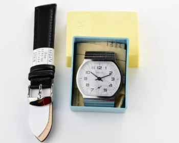 TIME CAPSULE: Soviet mechanical Pobeda watch in box – New Old Stock (NOS)!