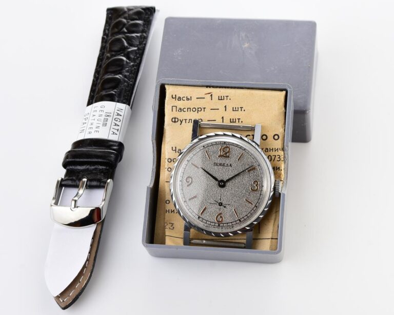 TIME CAPSULE: Mechanical POBEDA watch in box – New Old Stock(NOS)!