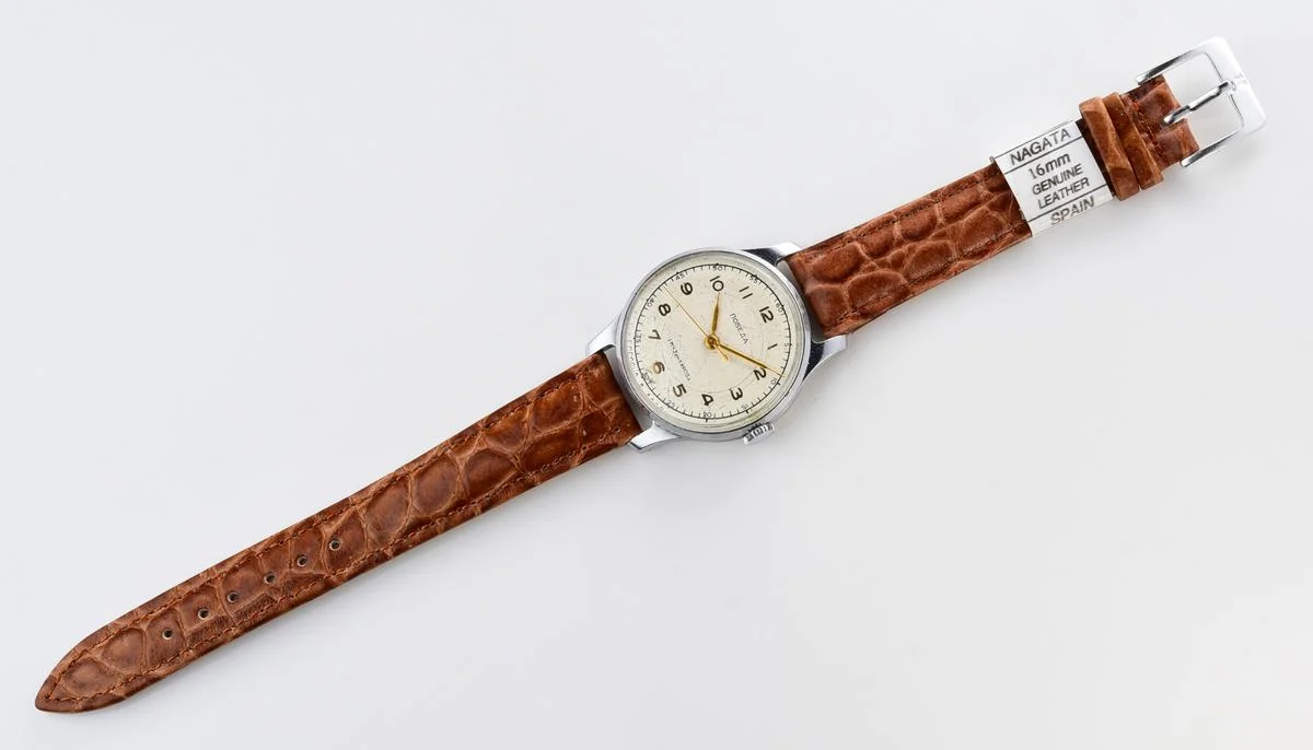 Vintage Pobeda watch with central second hand