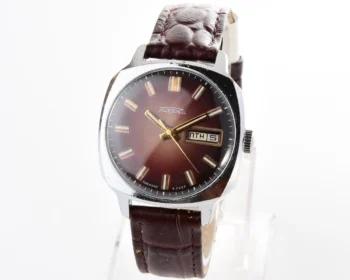 Soviet mechanical Raketa with automatic self winding movement