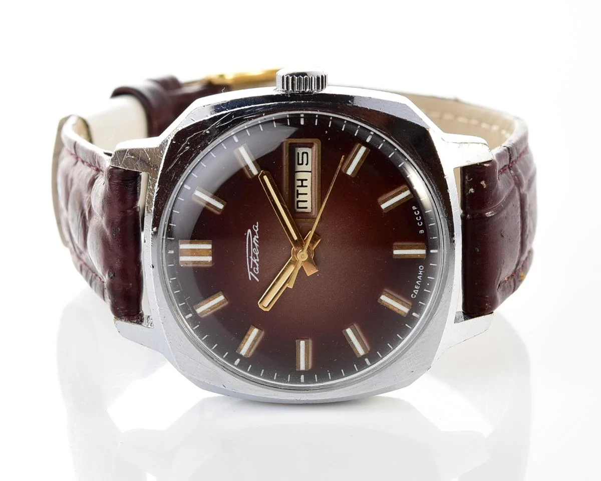 Soviet mechanical Raketa with automatic self winding movement