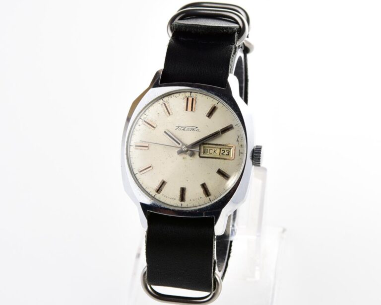 Soviet RAKETA with automatic movement + genuine leather NATO strap!