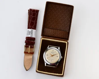 Excellent vintage Stolichnie Soviet wristwatch with original box - 1st Moskow Watch Factory