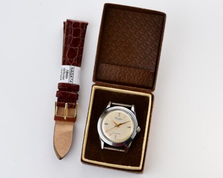 Excellent vintage Stolichnie soviet wristwatch with original box - 1st Moskow Watch Factory