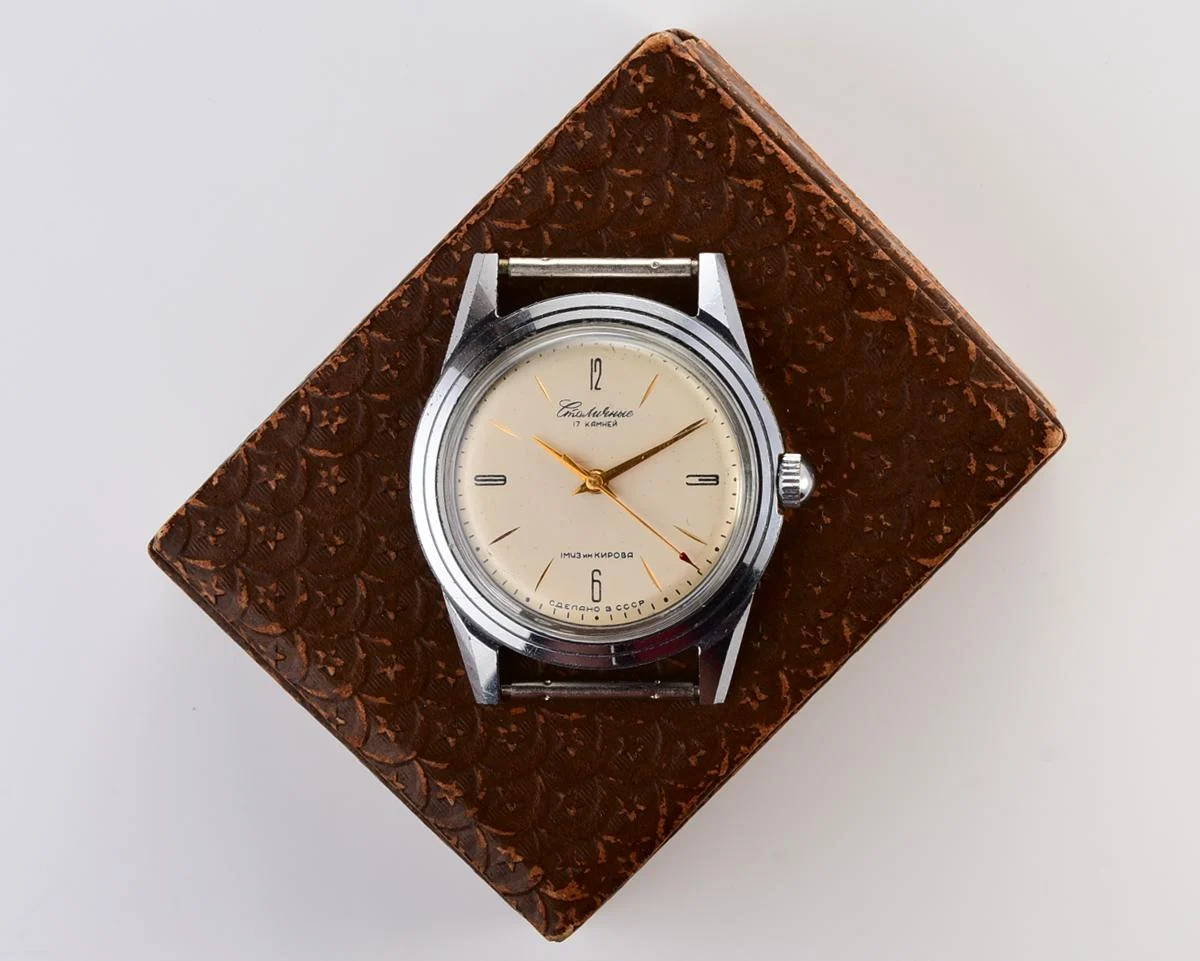Excellent vintage Stolichnie Soviet wristwatch with original box - 1st Moskow Watch Factory