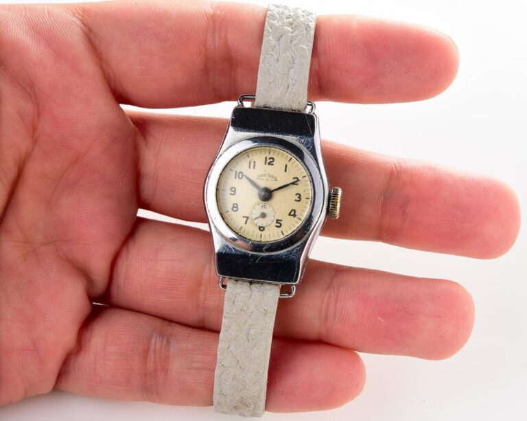 Vintage soviet Zvezda wrist watch for ladies, 2nd quarter of 1959