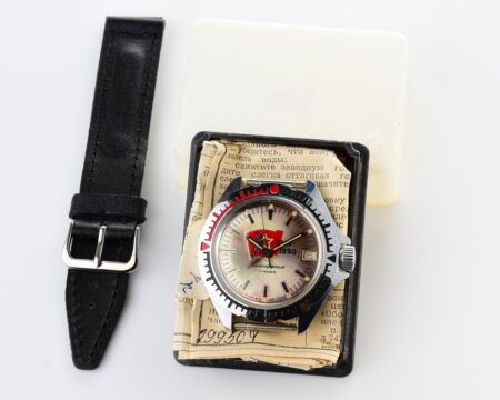 TIME CAPSULE: Vostok Komandirskie – mechanical watch is dedicated to the 45th anniversary of victory in World War II – new old stock(NOS)!