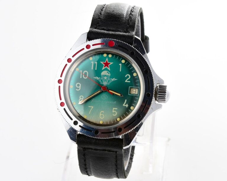 Komandirskie mechanical wrist watch for landing troops