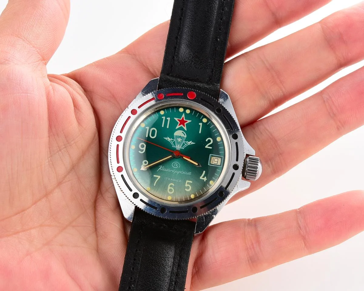Komandirskie mechanical wrist watch for landing troops
