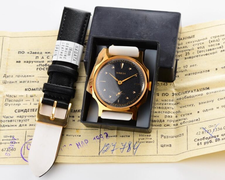 TIME CAPSULE: Mechanical POBEDA gold-plated watch in box – new old stock(NOS)!