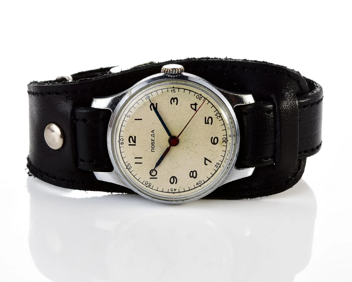 Vintage Pobeda watch with central seconds hand