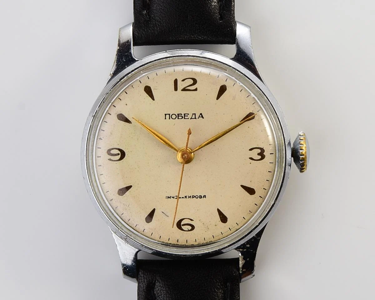 Excellent vintage Soviet Pobeda with central seconds hand & diamond shaped crown, 1st Moscow Watch Factory