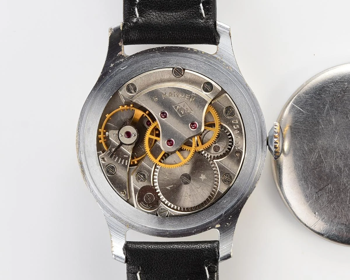 Excellent vintage Soviet Pobeda with central seconds hand & diamond shaped crown, 1st Moscow Watch Factory