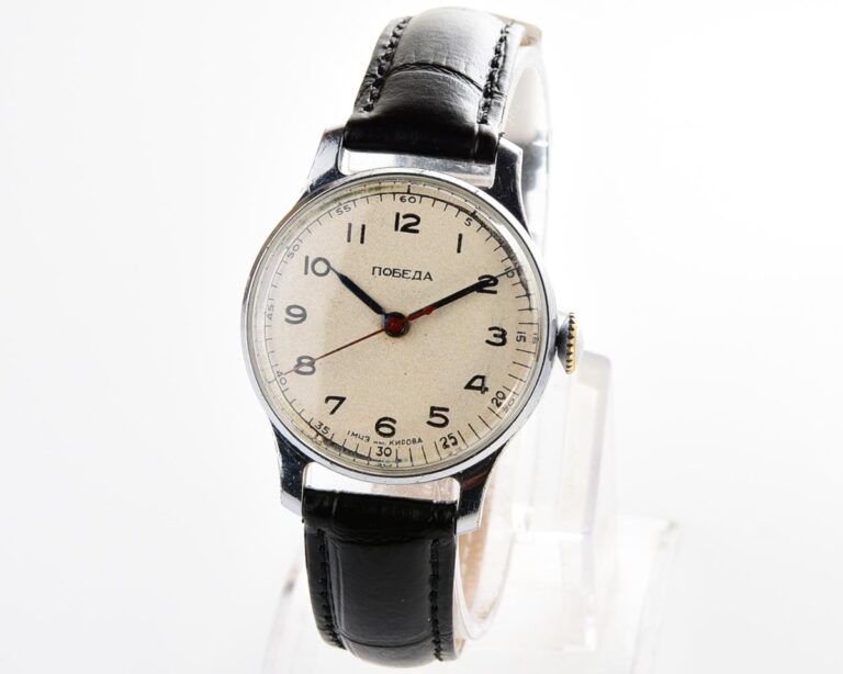 Vintage POBEDA watch with central seconds hand, 3rd quarter of 1956
