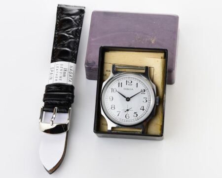 TIME CAPSULE: Soviet mechanical POBEDA watch in box – new old stock(NOS)!