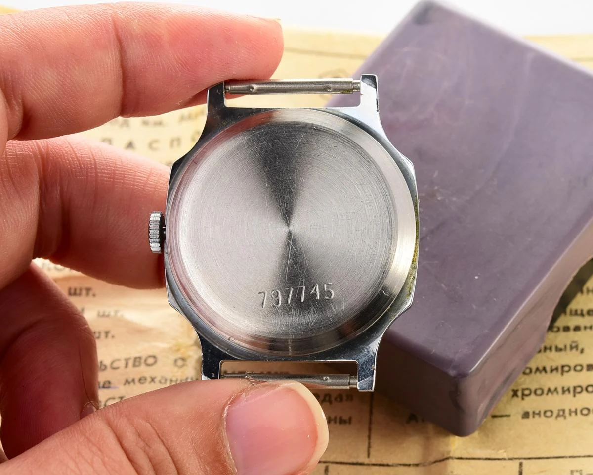 TIME CAPSULE: Soviet mechanical Pobeda watch in box – New Old Stock (NOS)!