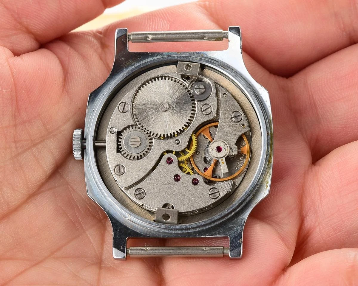 TIME CAPSULE: Soviet mechanical Pobeda watch in box – New Old Stock (NOS)!