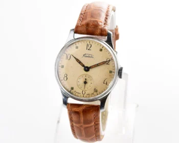 Vintage Soviet mechanical Pobeda wrist watch from 1st quarter 1957!