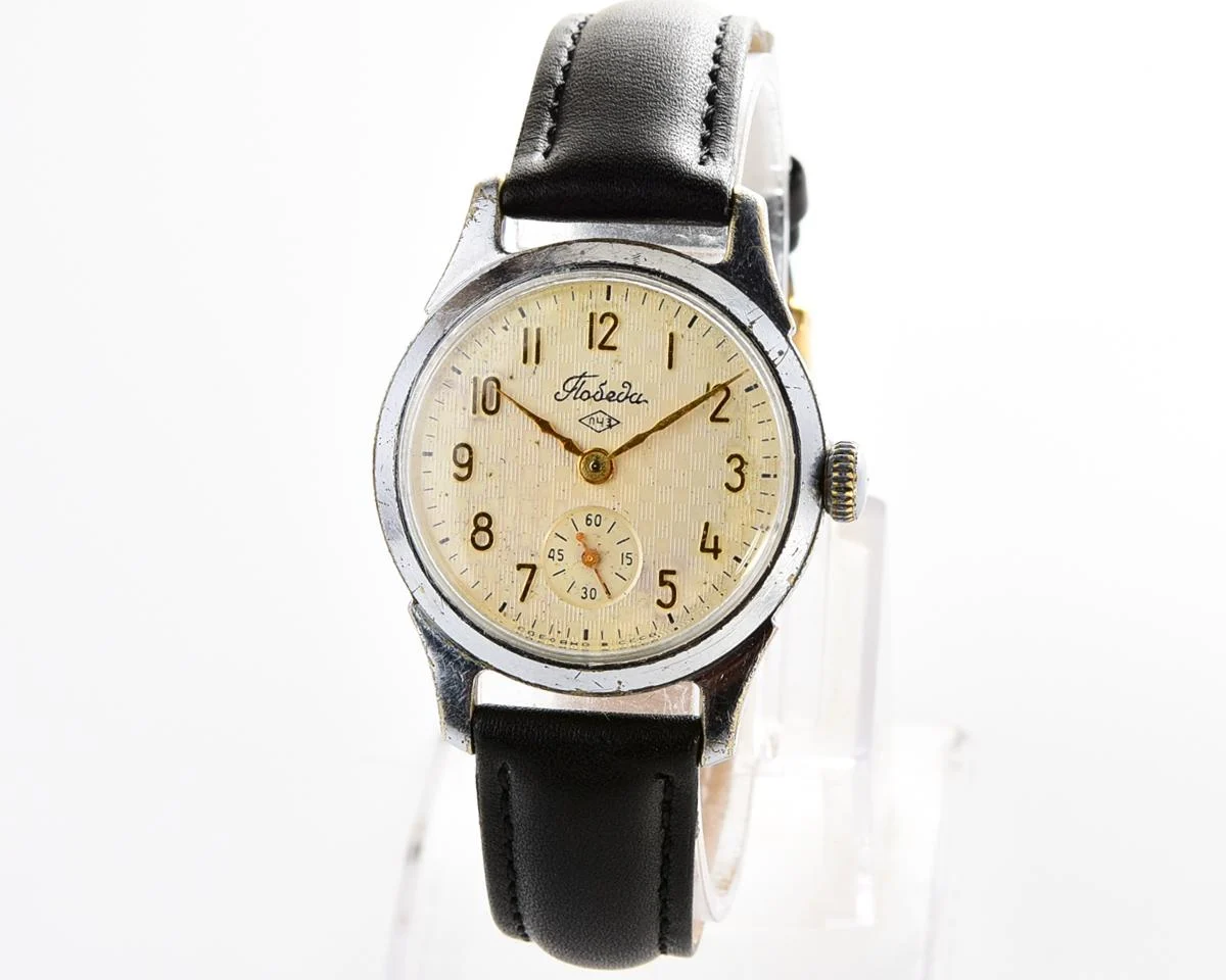 Soviet mechanical Pobeda wrist watch, PChZ with engraved back!