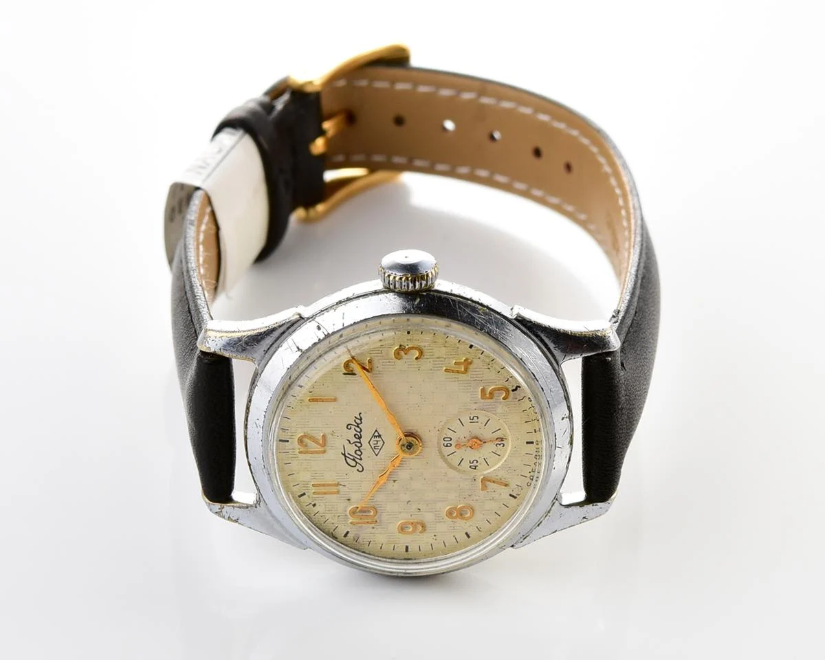 Soviet mechanical Pobeda wrist watch, PChZ with engraved back!