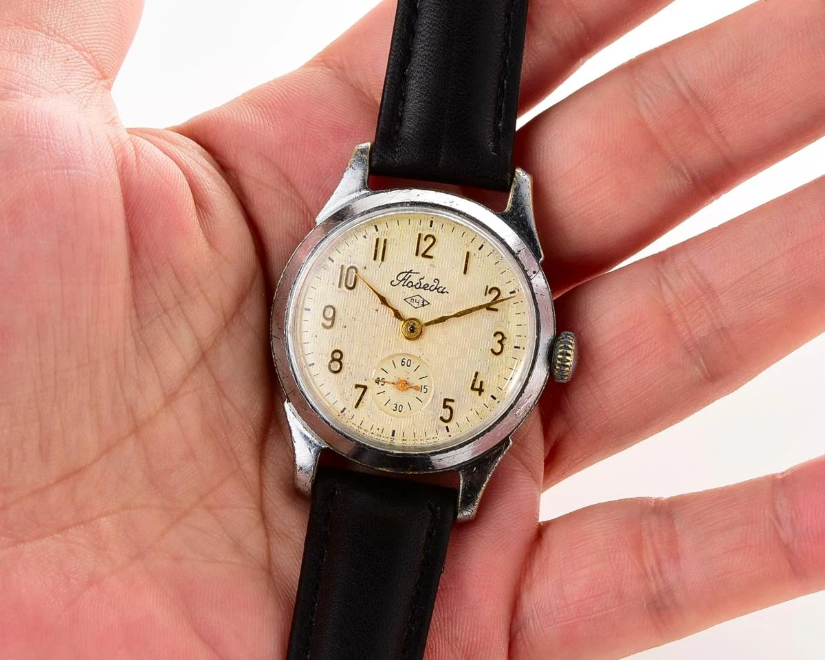 Soviet mechanical Pobeda wrist watch, PChZ with engraved back!