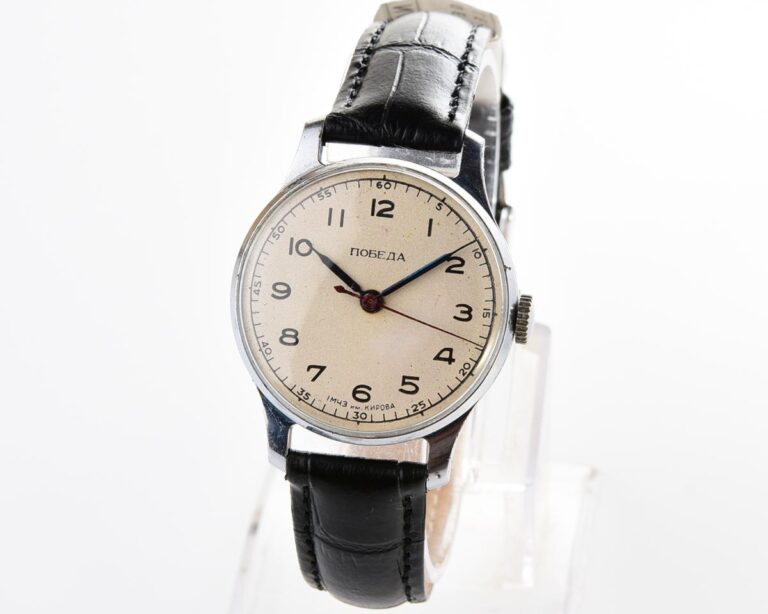 Vintage POBEDA watch with central seconds hand, 2nd quarter of 1955