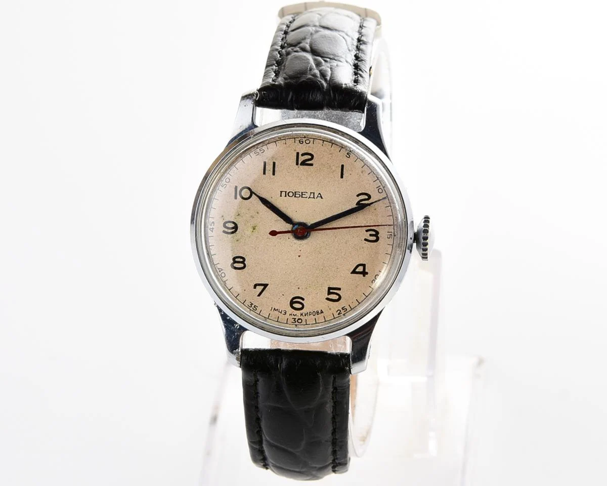 Vintage Pobeda watch with central seconds hand and diamond shaped crown, from 1954!