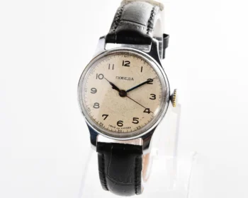 Vintage Soviet Pobeda with central second hand and diamond shaped crown, from 1954!